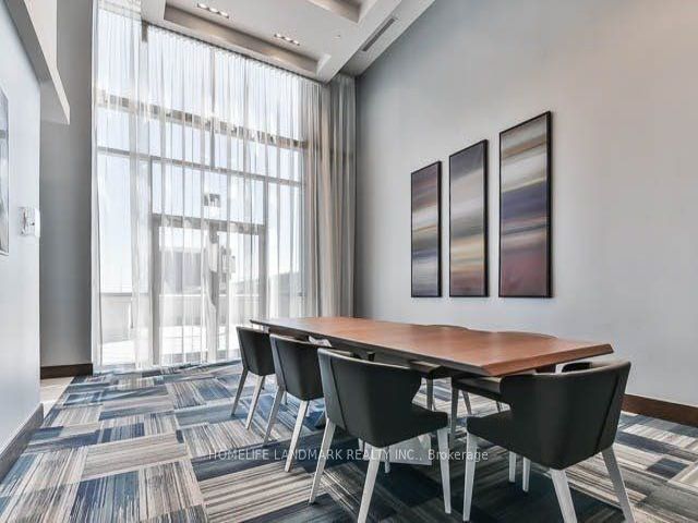 2804 - 255 Village Green Sq