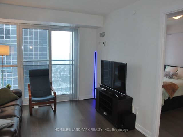 2804 - 255 Village Green Sq