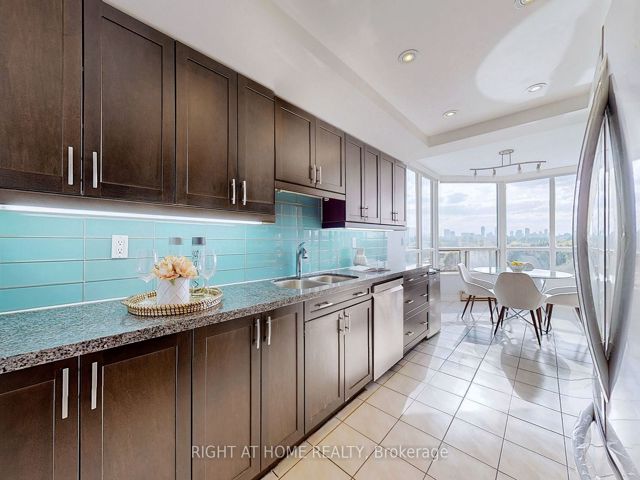 805 - 168 Bonis Ave