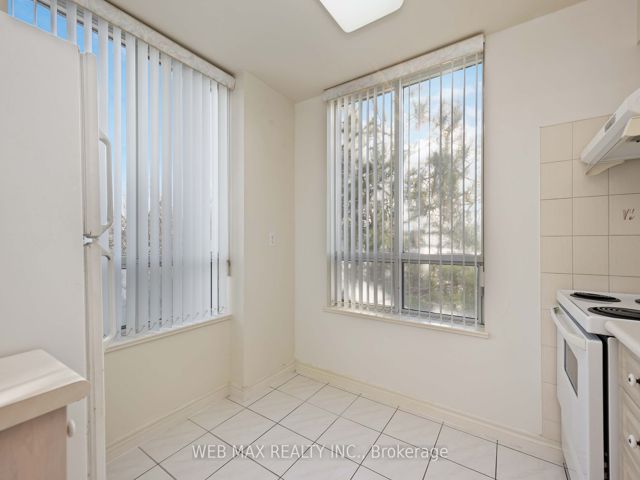 305 - 5039 Finch Ave E