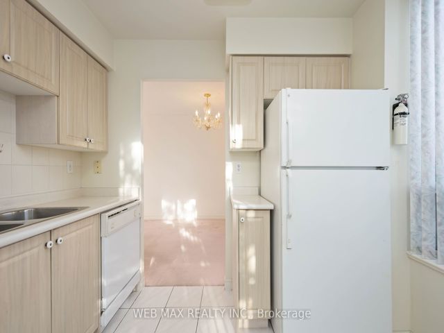 305 - 5039 Finch Ave E