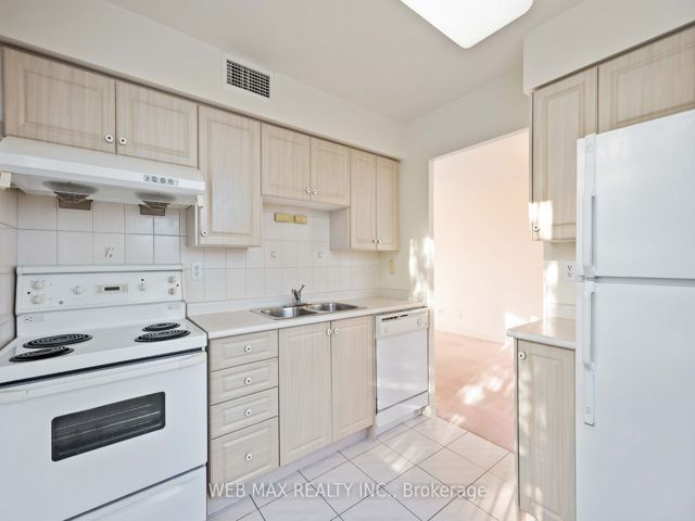305 - 5039 Finch Ave E