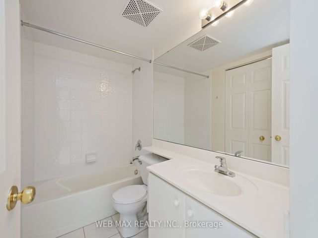 305 - 5039 Finch Ave E