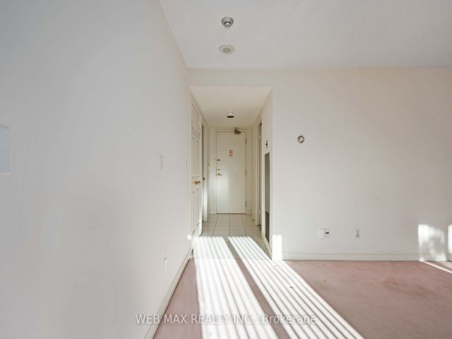305 - 5039 Finch Ave E