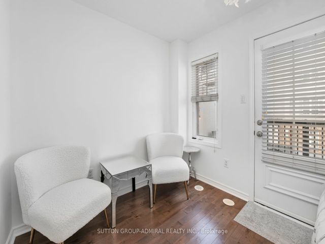 3 - 50 Mendelssohn St