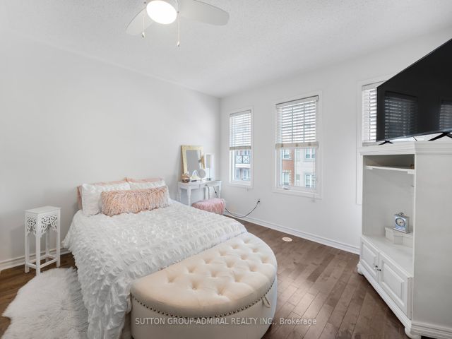 3 - 50 Mendelssohn St