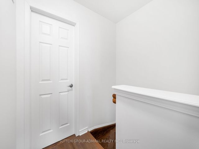 3 - 50 Mendelssohn St