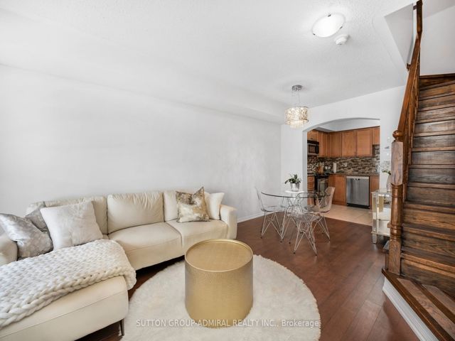 3 - 50 Mendelssohn St