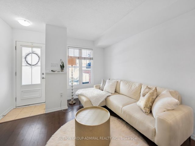 3 - 50 Mendelssohn St