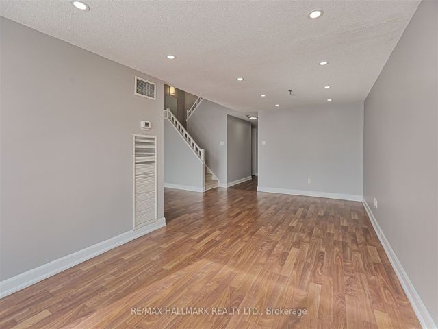 516 - 5800 Sheppard Ave E