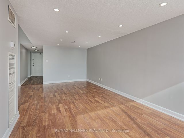 516 - 5800 Sheppard Ave E