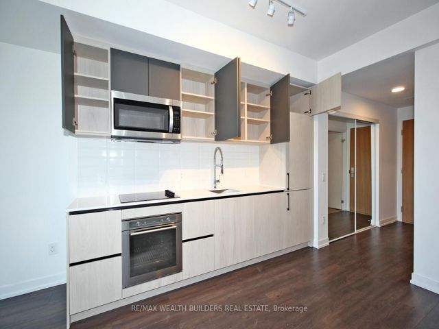 441 - 150 Logan Ave