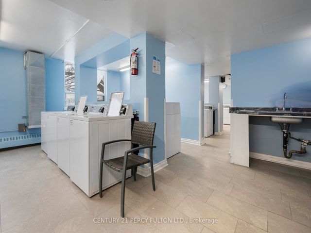 915 - 180 Markham Rd