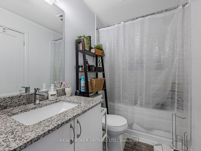 1206 - 3220 Sheppard Ave E