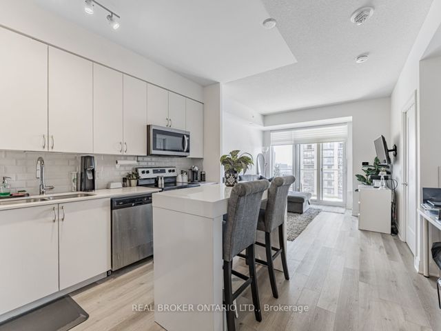 1206 - 3220 Sheppard Ave E