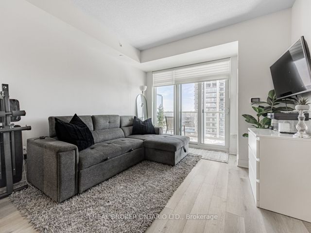 1206 - 3220 Sheppard Ave E