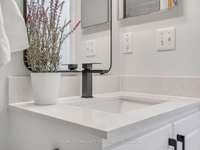 310 - 5225 Finch Ave E