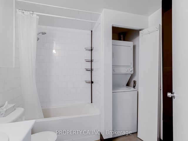 225 - 68 Broadview Ave