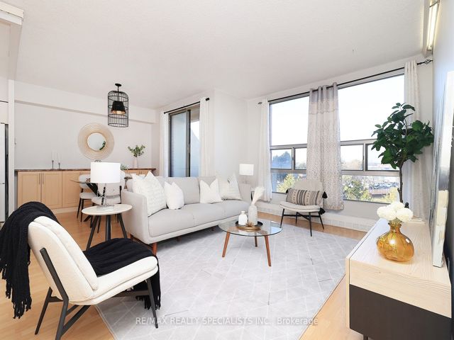 411 - 1705 Mccowan Rd