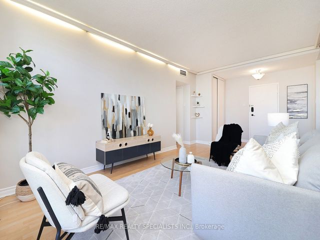 411 - 1705 Mccowan Rd