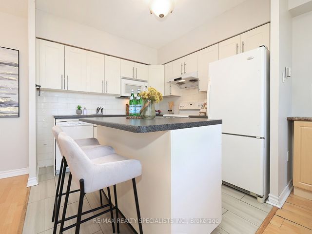 411 - 1705 Mccowan Rd