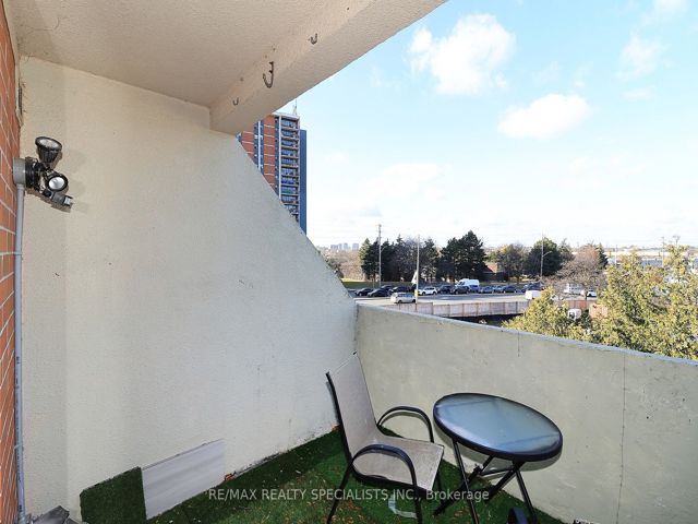 411 - 1705 Mccowan Rd