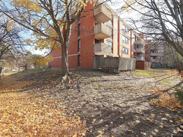 411 - 1705 Mccowan Rd