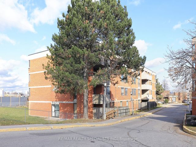411 - 1705 Mccowan Rd