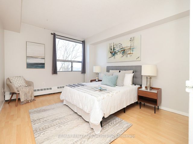411 - 1705 Mccowan Rd