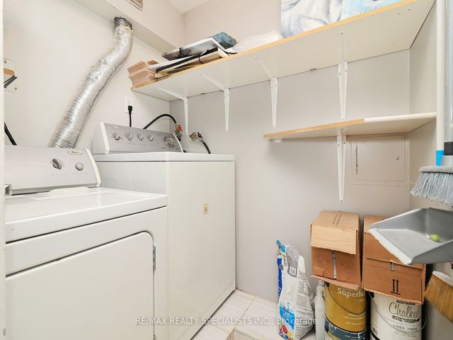 411 - 1705 Mccowan Rd