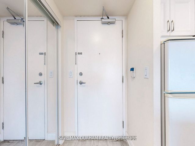 1708 - 38 Lee Center Dr