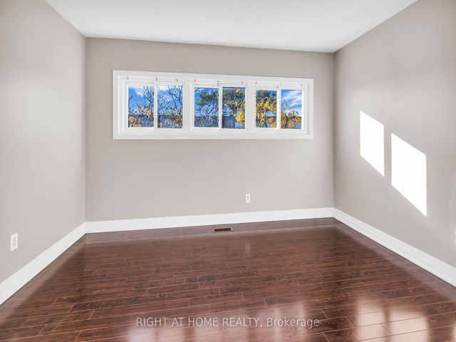 13 - 2716 St Clair Ave E