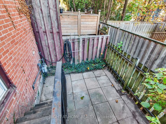 13 - 2716 St Clair Ave E