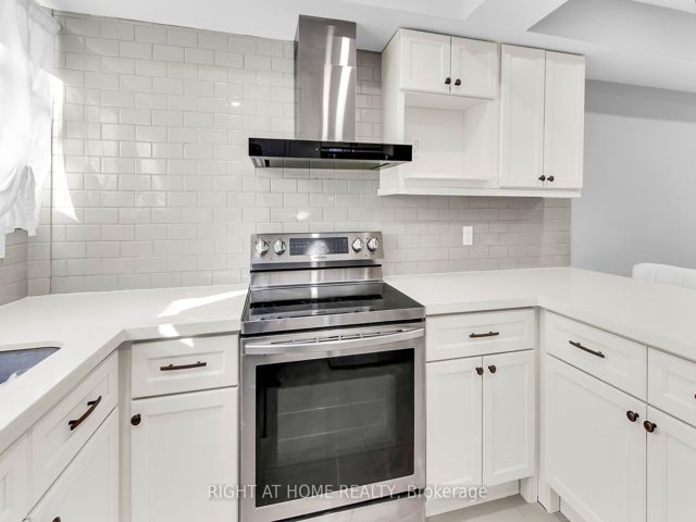 13 - 2716 St Clair Ave E