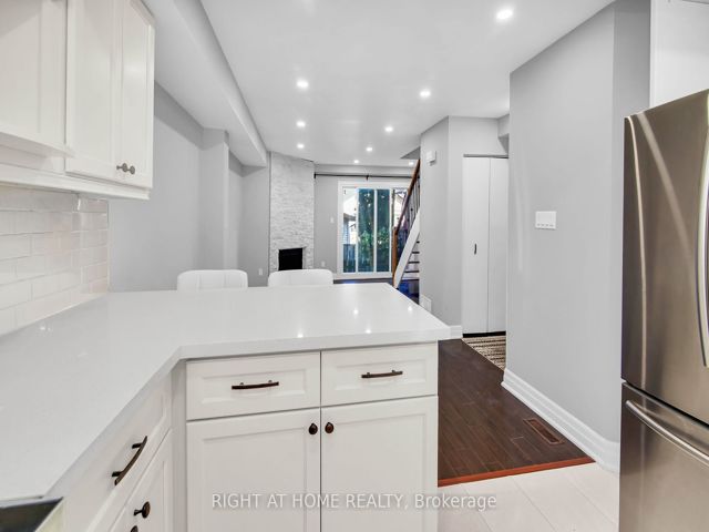 13 - 2716 St Clair Ave E