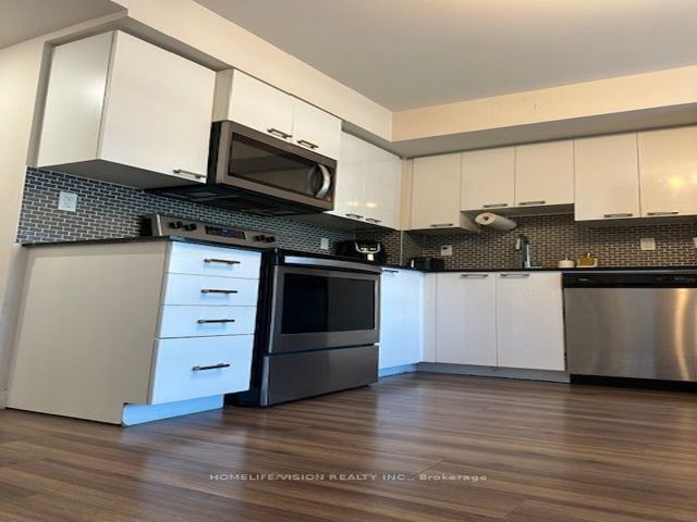 1204 - 2152 Lawrence Ave
