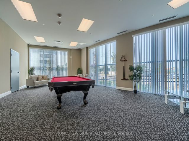 1204 - 2152 Lawrence Ave