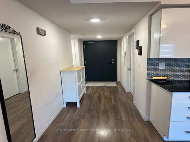 1204 - 2152 Lawrence Ave
