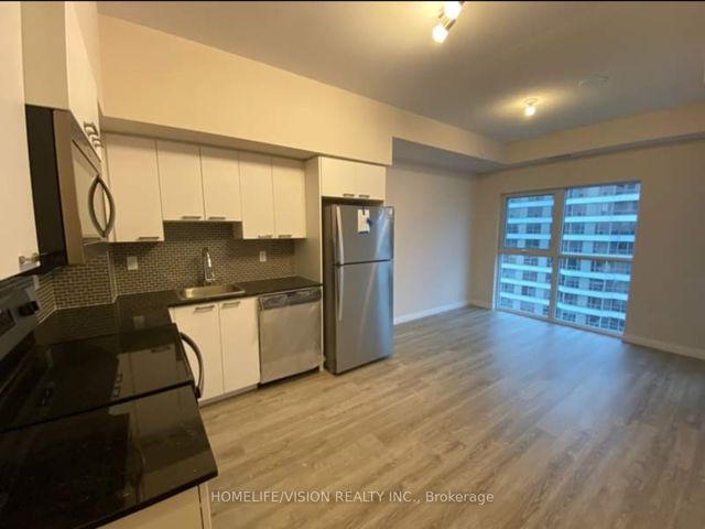1204 - 2152 Lawrence Ave