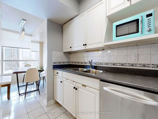 701 - 3233 Eglinton Ave E