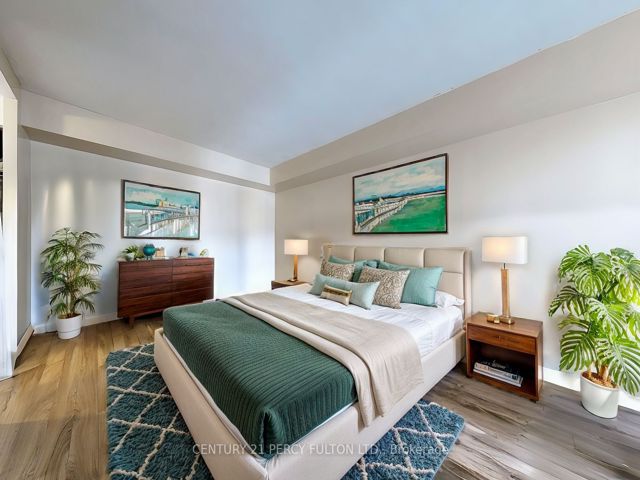 701 - 3233 Eglinton Ave E