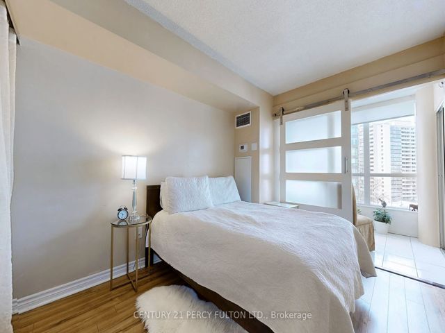 701 - 3233 Eglinton Ave E