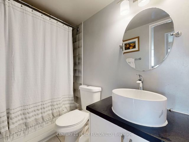 701 - 3233 Eglinton Ave E