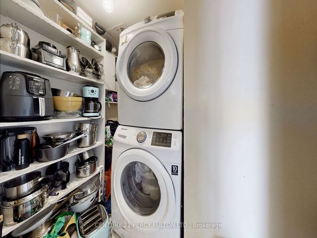 701 - 3233 Eglinton Ave E
