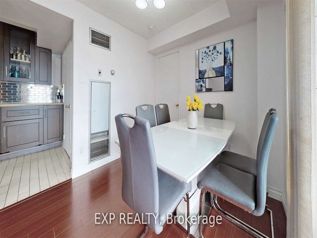 1213 - 330 Mccowan Rd