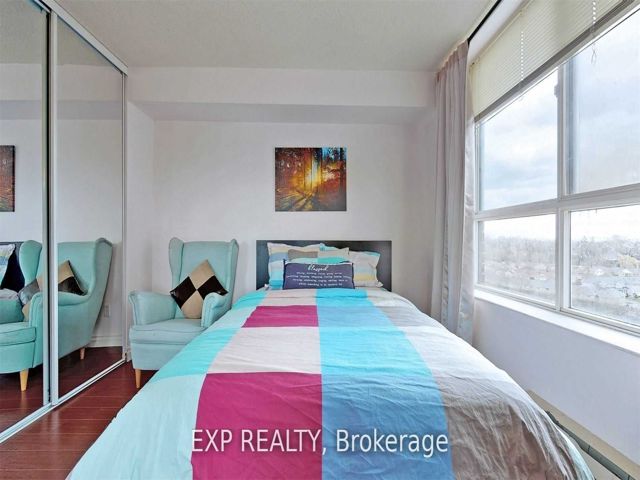 1213 - 330 Mccowan Rd