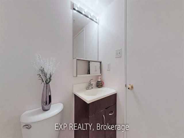 1213 - 330 Mccowan Rd
