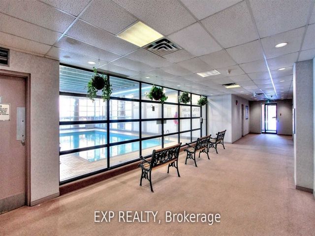 1213 - 330 Mccowan Rd