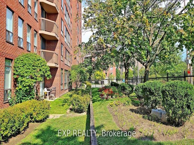 1213 - 330 Mccowan Rd