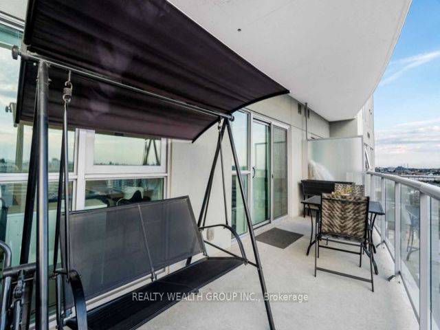 907 - 2150 Lawrence Ave